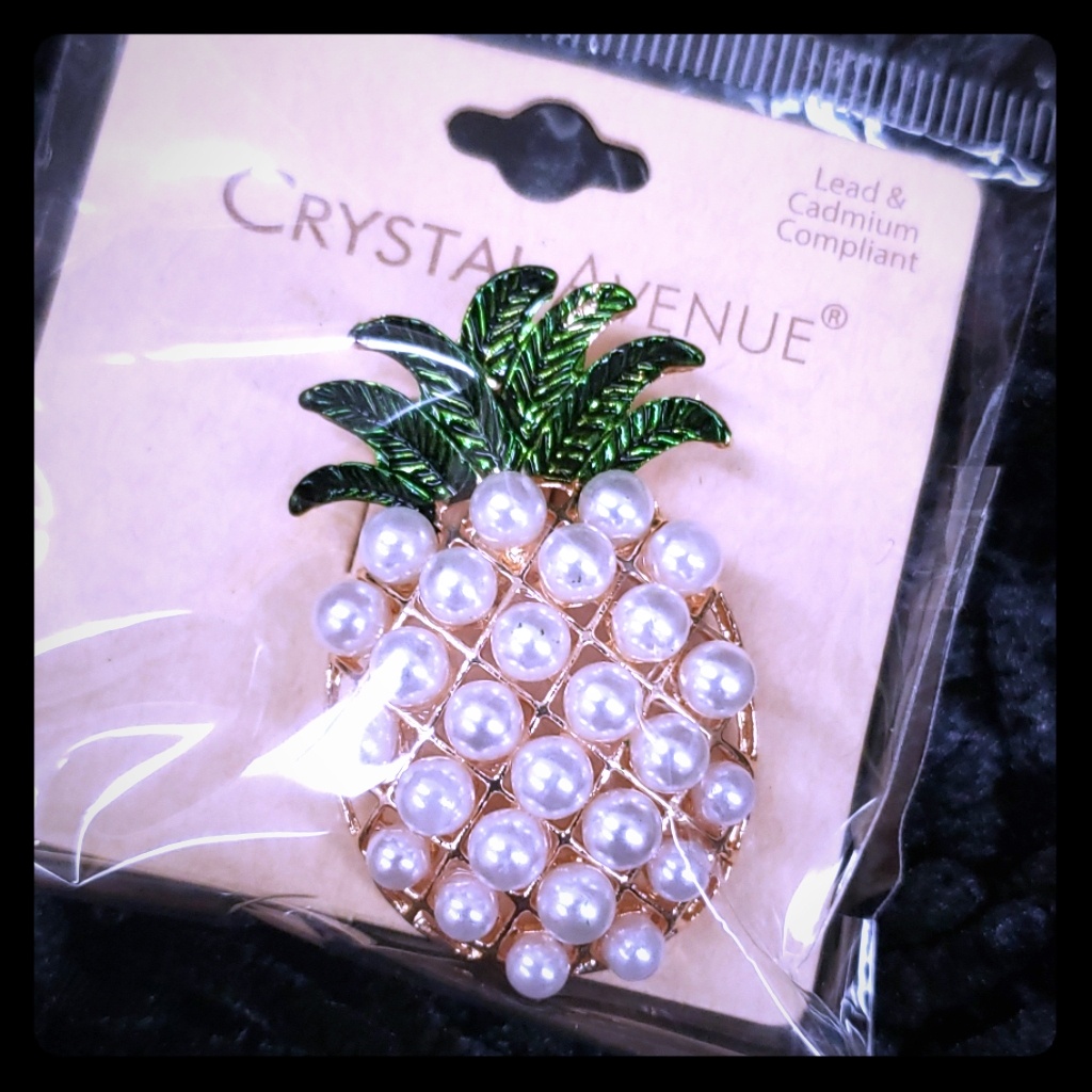 Pineapple Pin